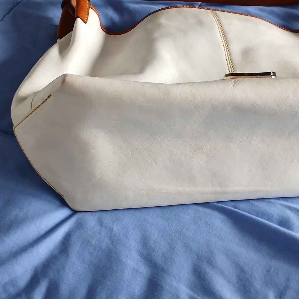 Dooney And Burke White and Tan Leather Shoulder Bag - Picture 5 of 8